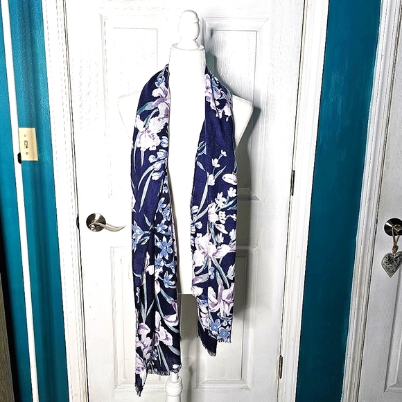 Loft and unbranded Scarf Bundle - Picture 7 of 11